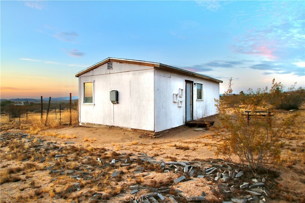 Property Photo: 177 Cherokee Trail CA 92284