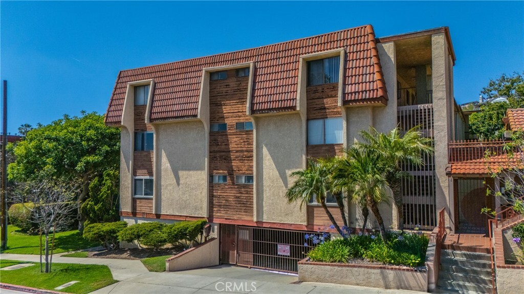 Property Photo: 2101 E 21st Street 310 CA 90755