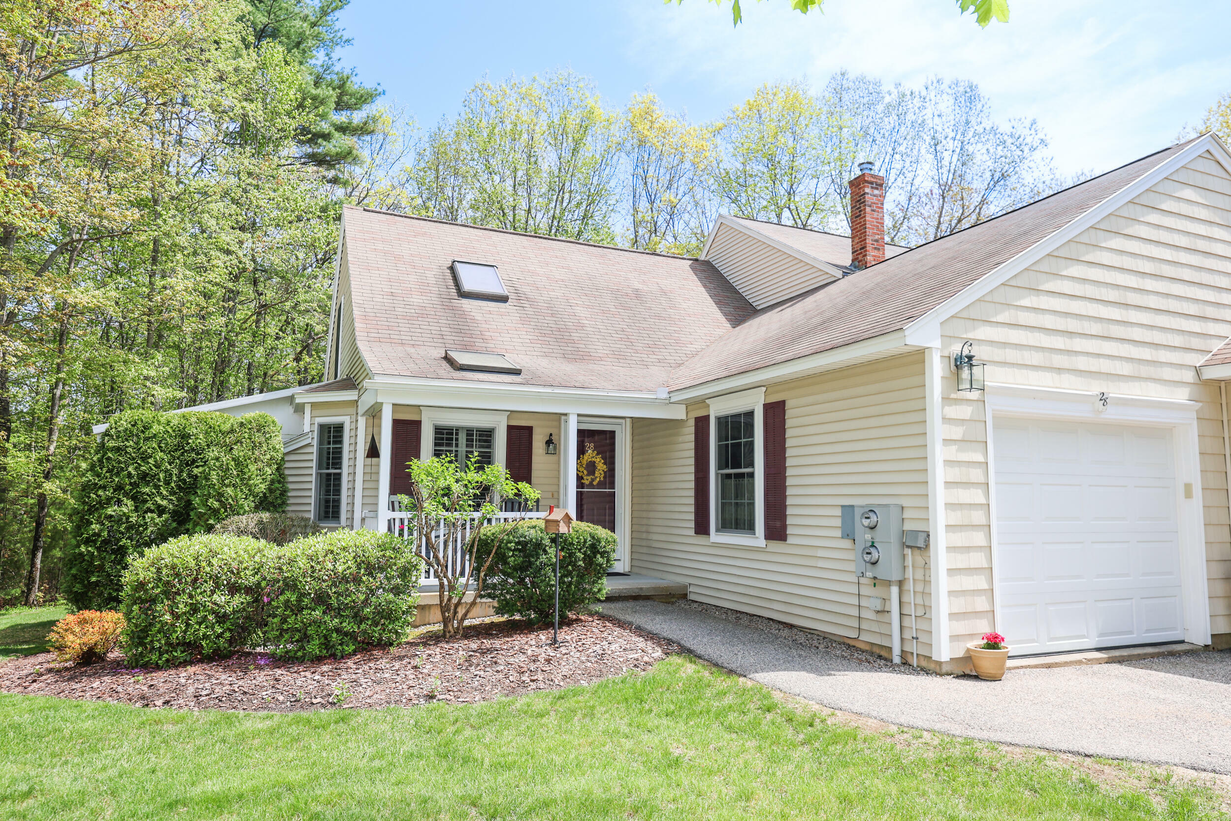 Property Photo: 28 Winchester Court 36 ME 04043