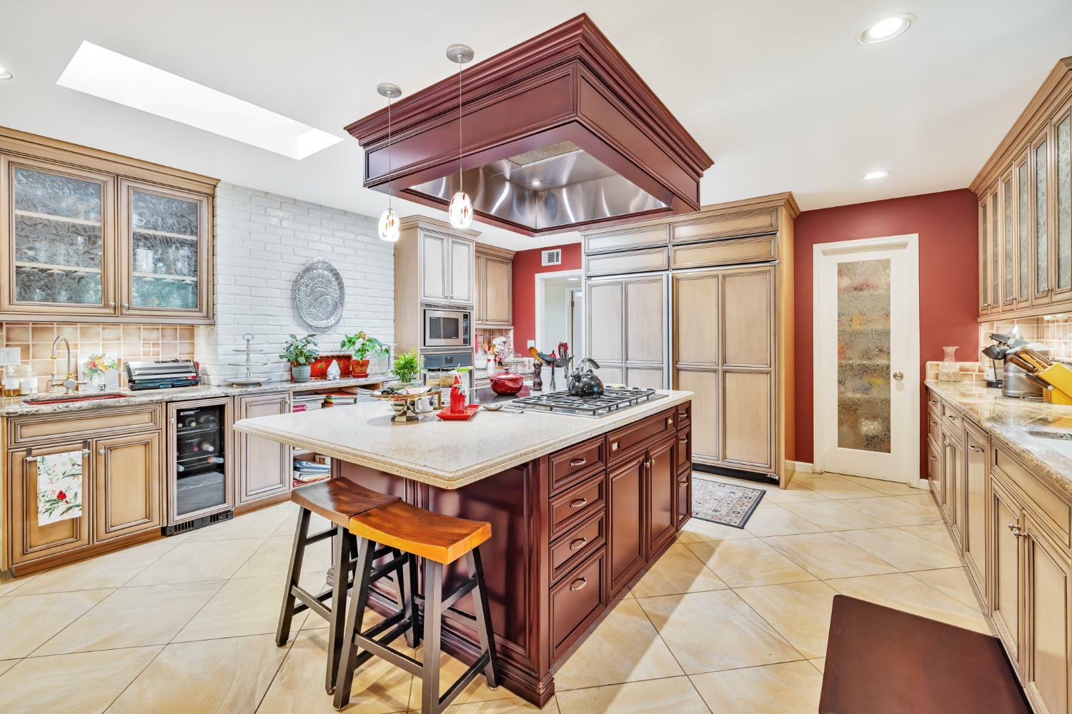 Property Photo: 1625 Gary Way CA 95608