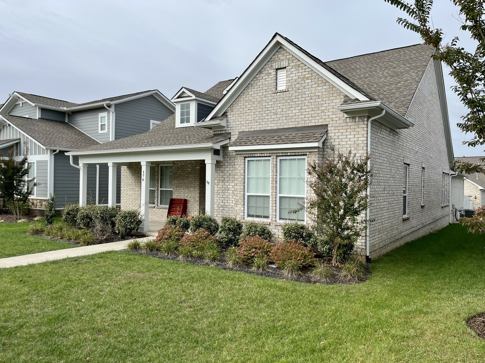 Property Photo:  176 Ashington Cir  TN 37075 