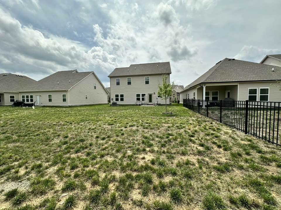 Property Photo: 2060 Creekland View Blvd TN 37207