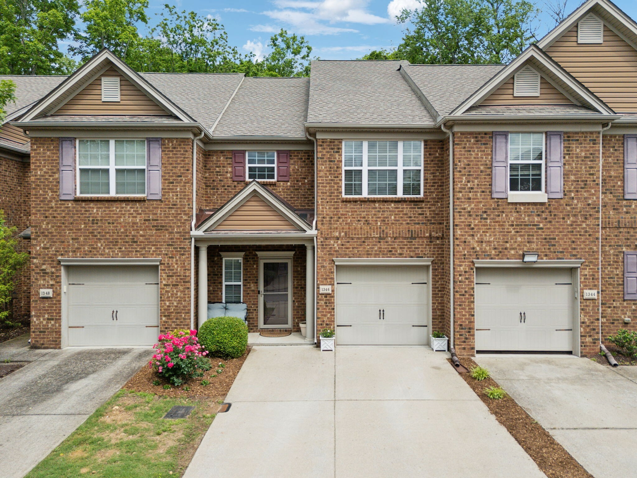 Property Photo: 1346 Crown Point Pl TN 37211