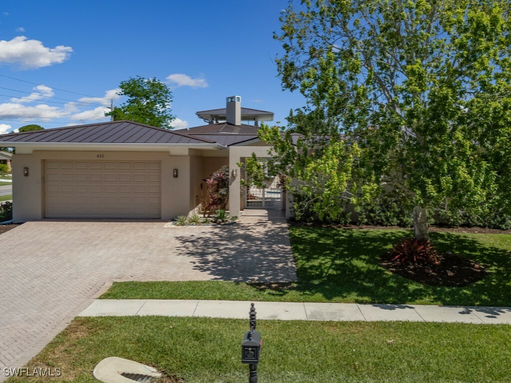 Property Photo: 622 Bimini Avenue FL 34145