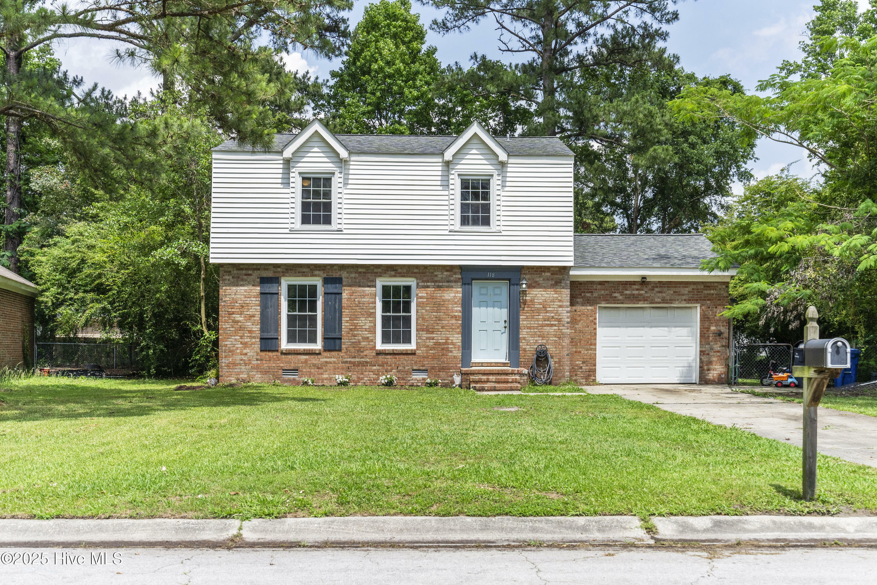 Property Photo: 118 Carolina Circle NC 28546