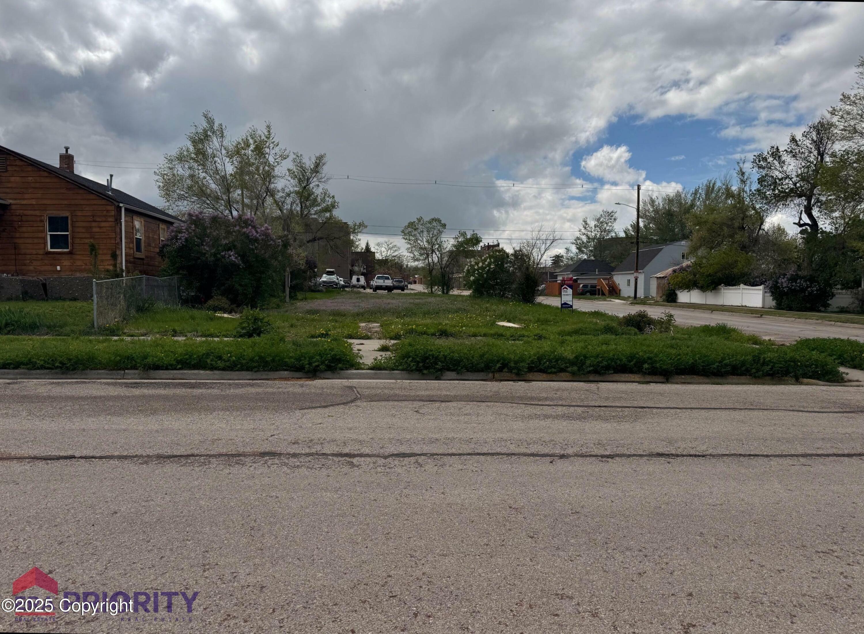 Property Photo: 400 S Emerson Ave WY 82716