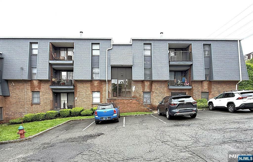 Property Photo:  700 Schuyler A24  NJ 07032 