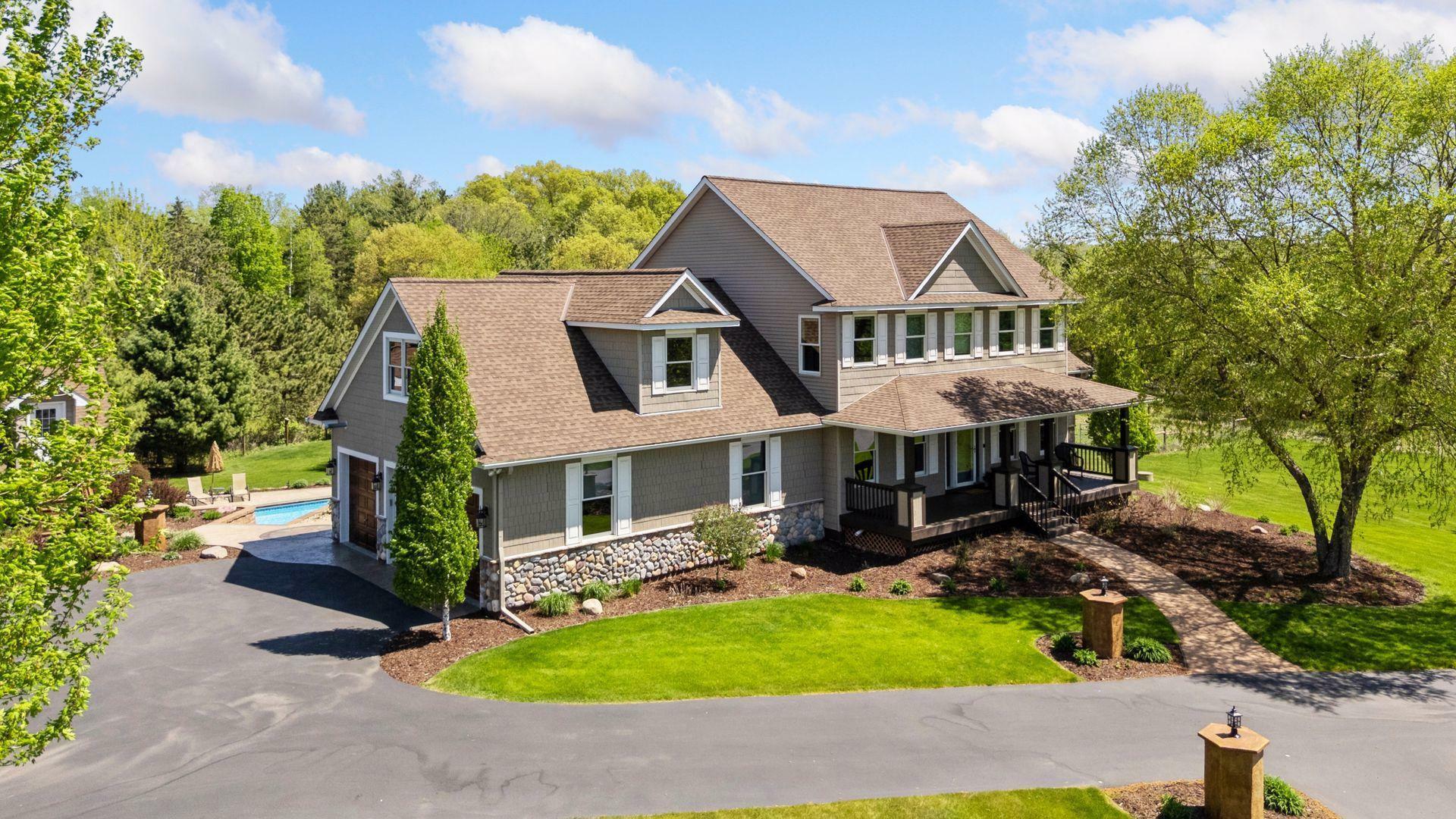 Property Photo: 802 Prairie Meadows Drive WI 54016