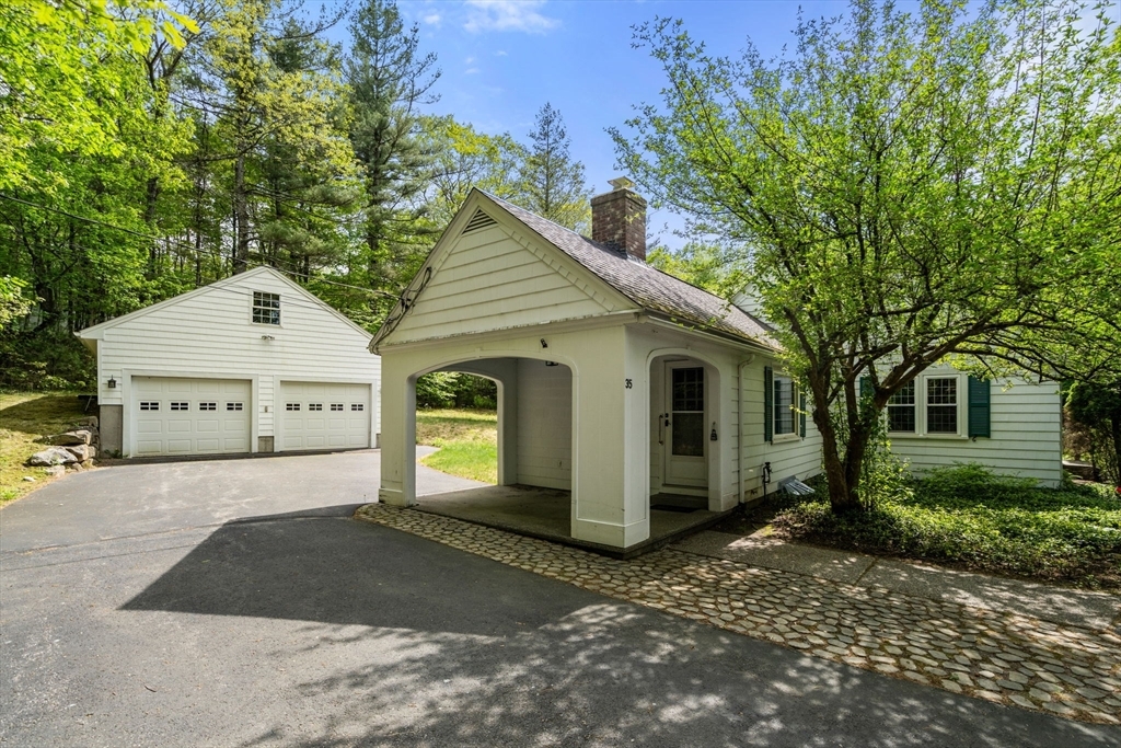 Property Photo: 35 Chapin Rd MA 01520