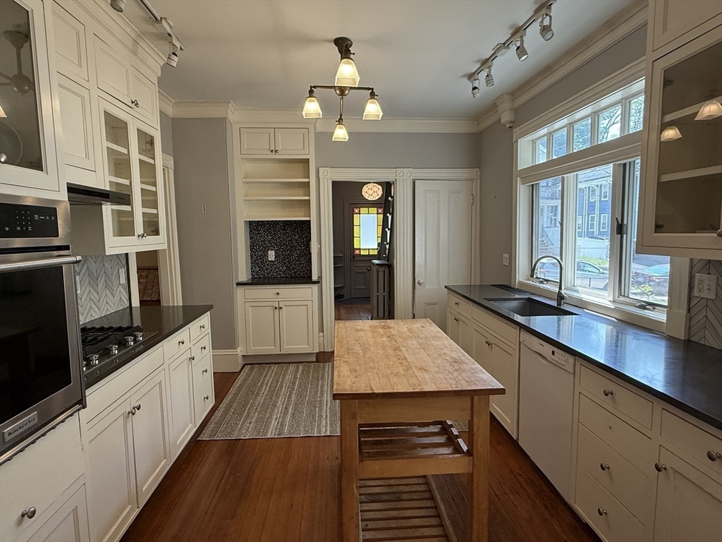 Property Photo: 7 Gardenside St Sf MA 02131