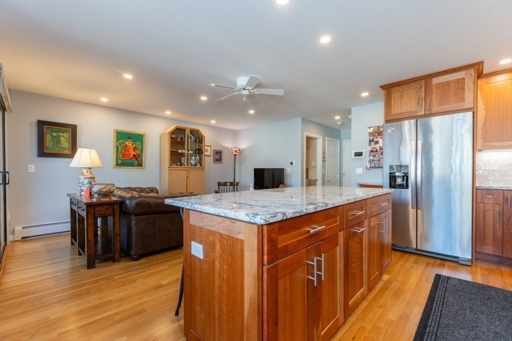 Property Photo: 935 Washington St 12 MA 02460