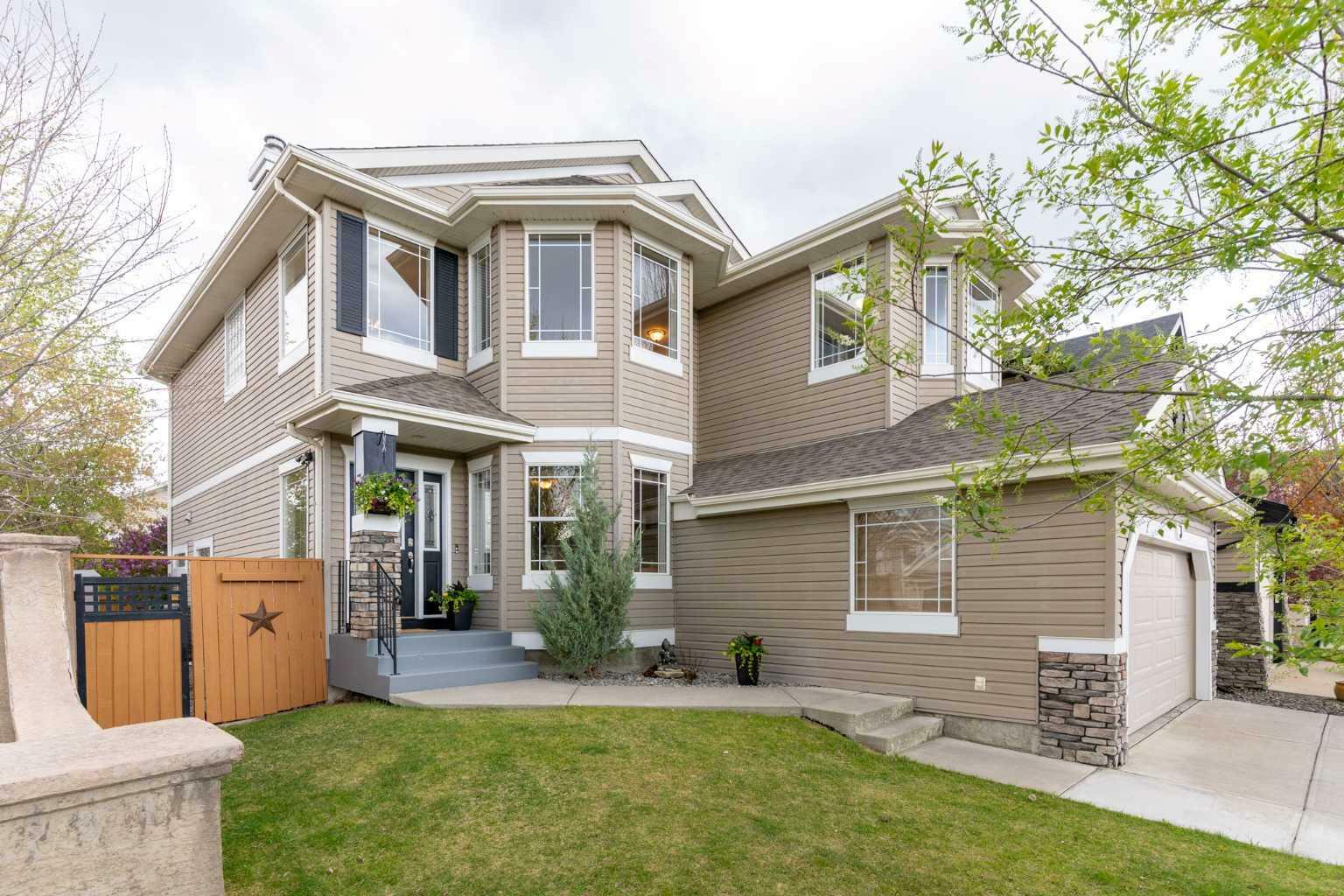 Property Photo: 3 Valley Crest Rise NW AB T3B 5W8