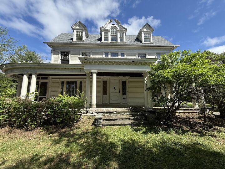 Property Photo:  712 Thomas Street  PA 18360