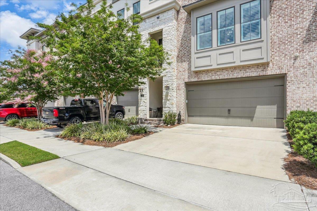 Property Photo: 310 W Romana St FL 32502