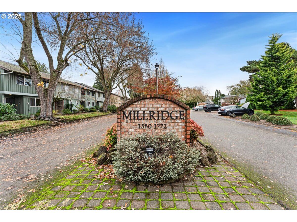 Property Photo: 1724 NW 143rd Ave OR 97229