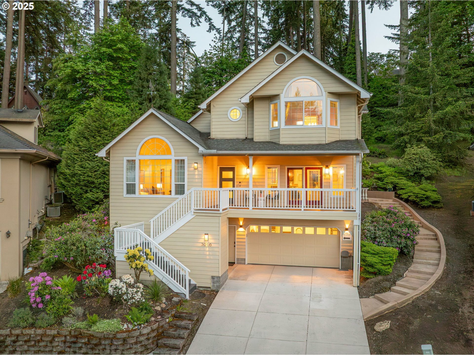 Property Photo: 3016 Ashley Loop OR 97405