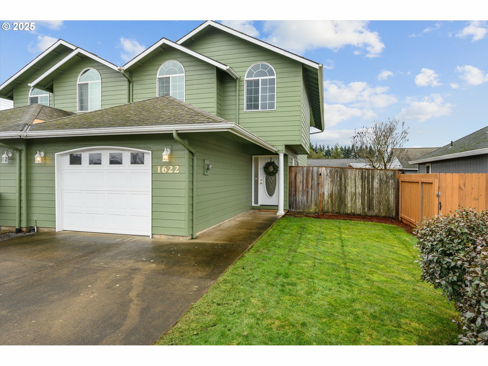 Property Photo: 1622 SW Alexandria St OR 97128