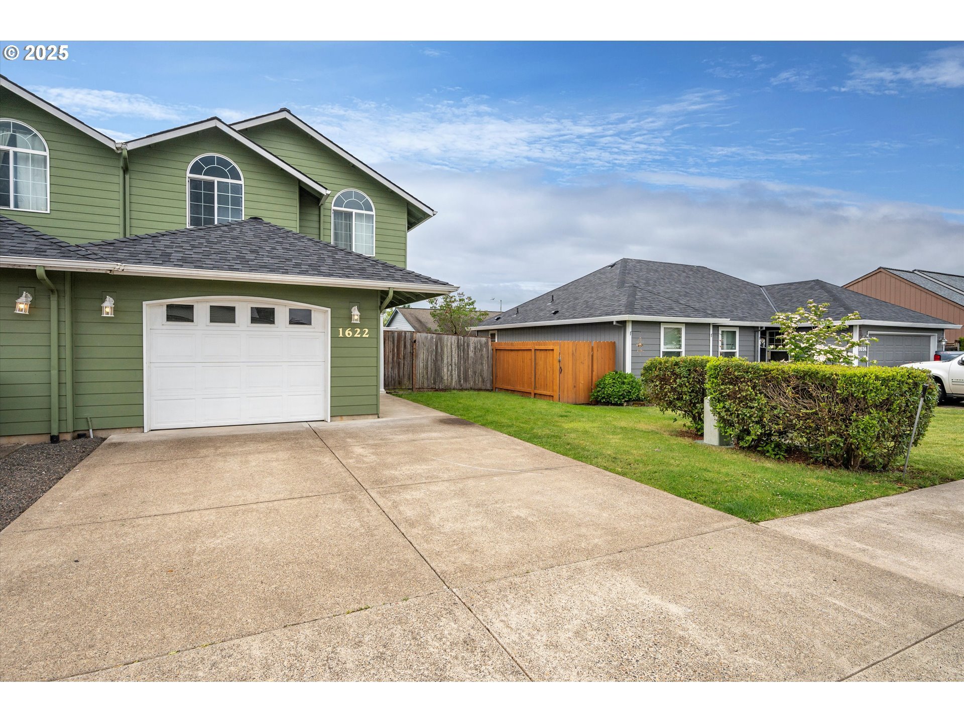 Property Photo: 1622 SW Alexandria St OR 97128