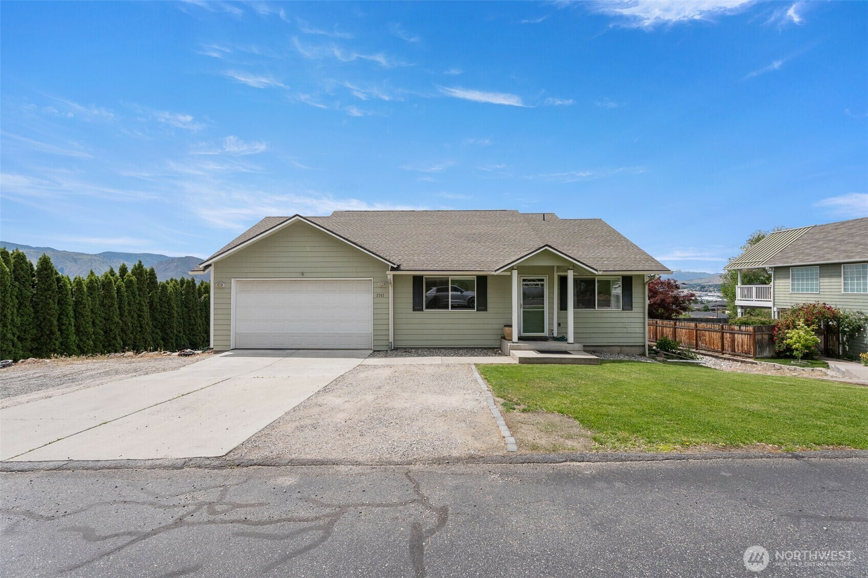 Property Photo: 2707 Angel Lane WA 98802