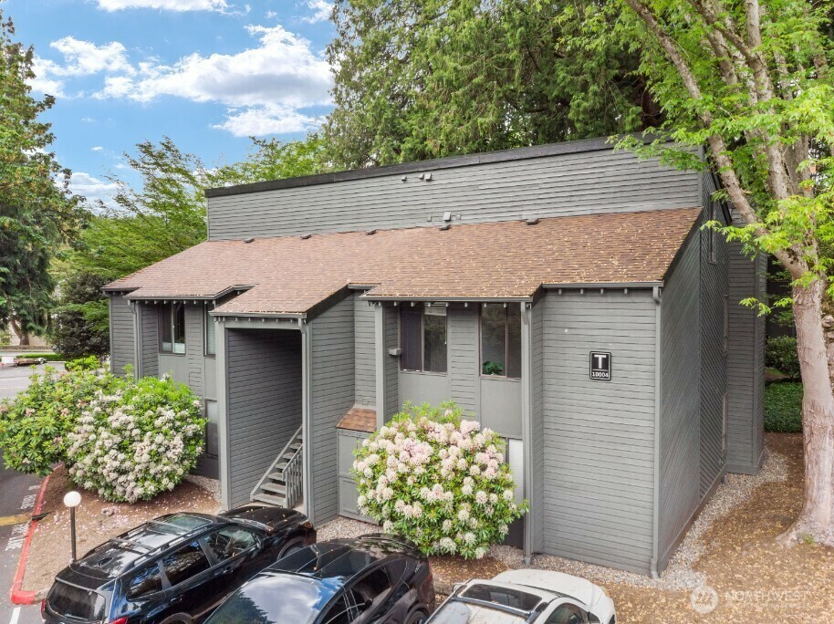 Property Photo: 10004 NE 122nd Street T-D WA 98034