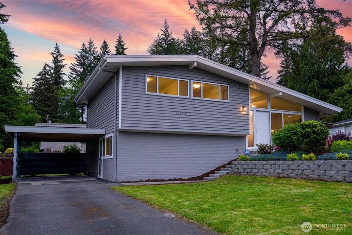 Property Photo:  13904 SE 38th Pl  WA 98006 