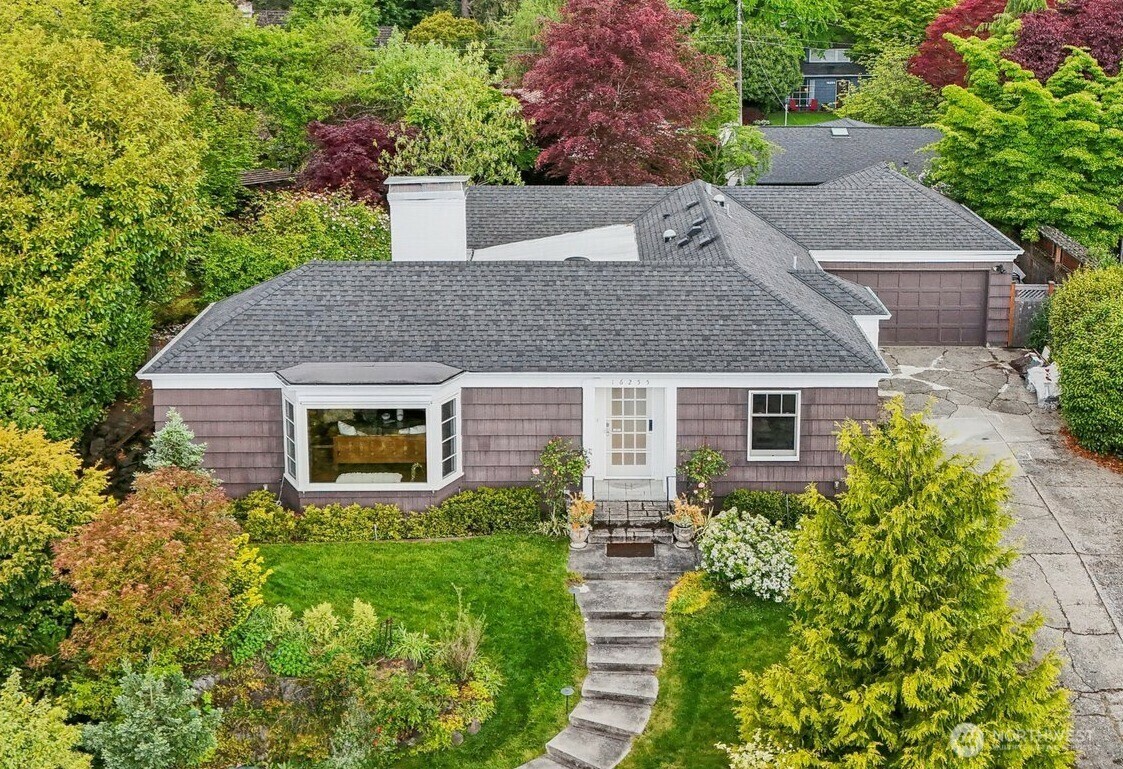 Property Photo:  16255  38th Avenue NE  WA 98155 