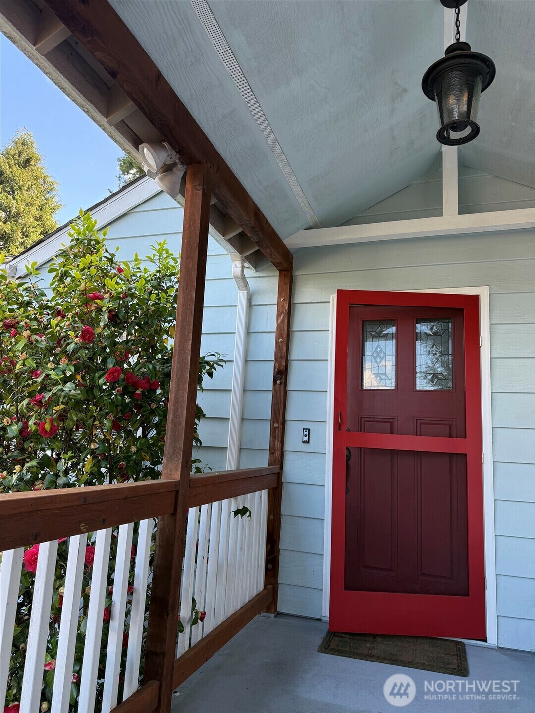 Property Photo: 12019 B 25th Avenue NE WA 98125