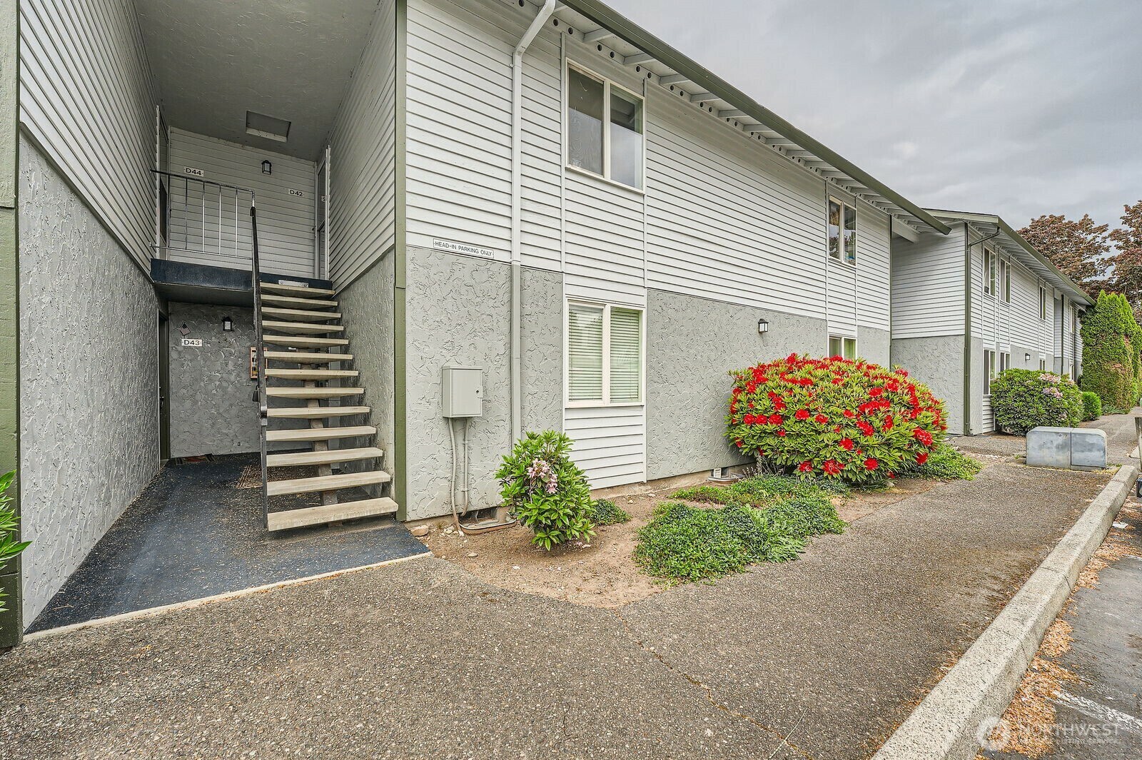 Property Photo: 1856 Central Place S #D42 WA 98030