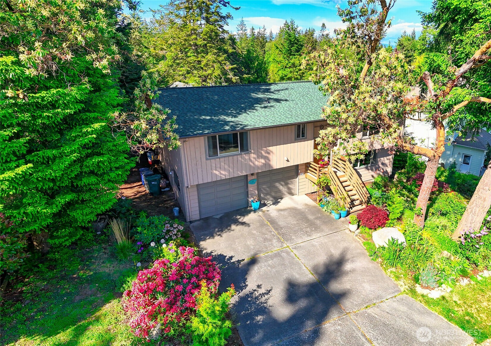 Property Photo: 671 Muckleshoot Circle WA 98257
