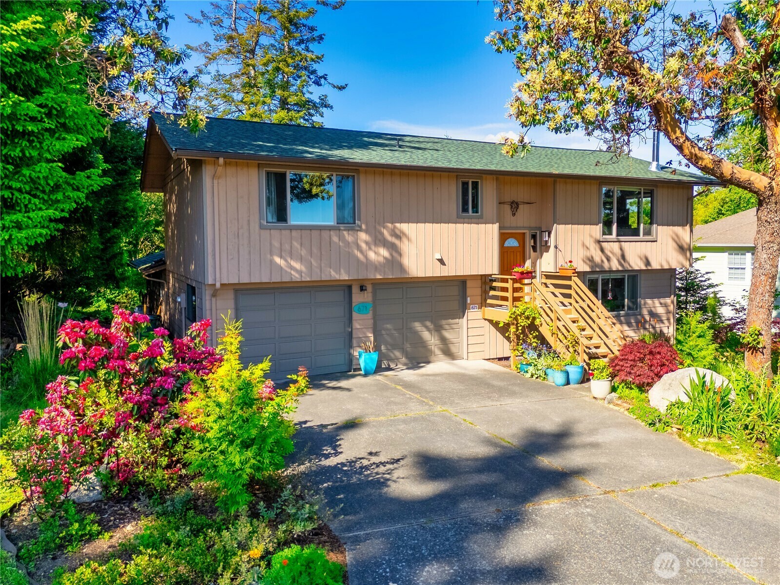 Property Photo: 671 Muckleshoot Circle WA 98257
