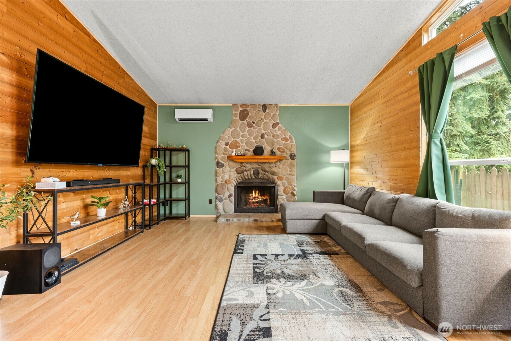 Property Photo: 829 S Dash Point Rd WA 98003