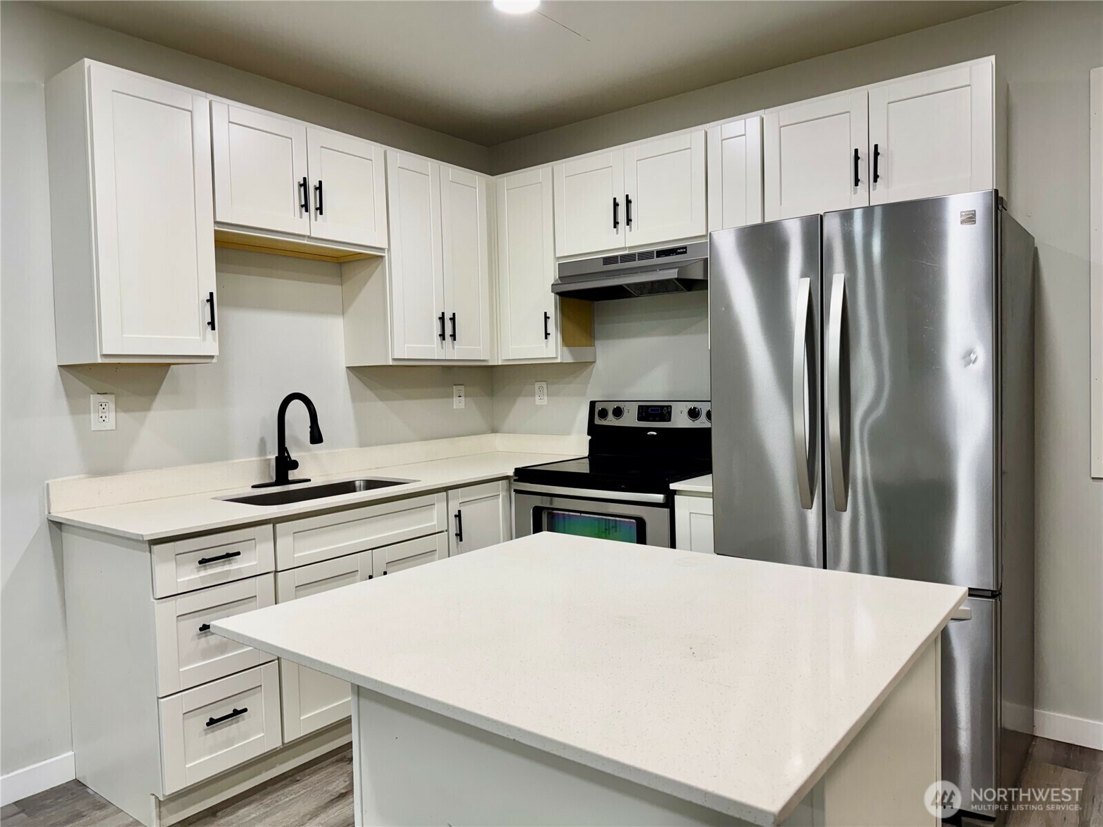 Property Photo: 810 SW 124th Street WA 98146
