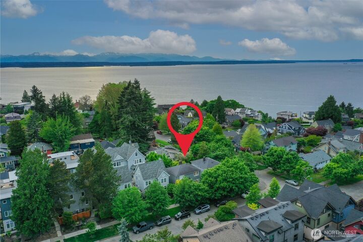 Property Photo: 1505 44th Avenue SW WA 98116