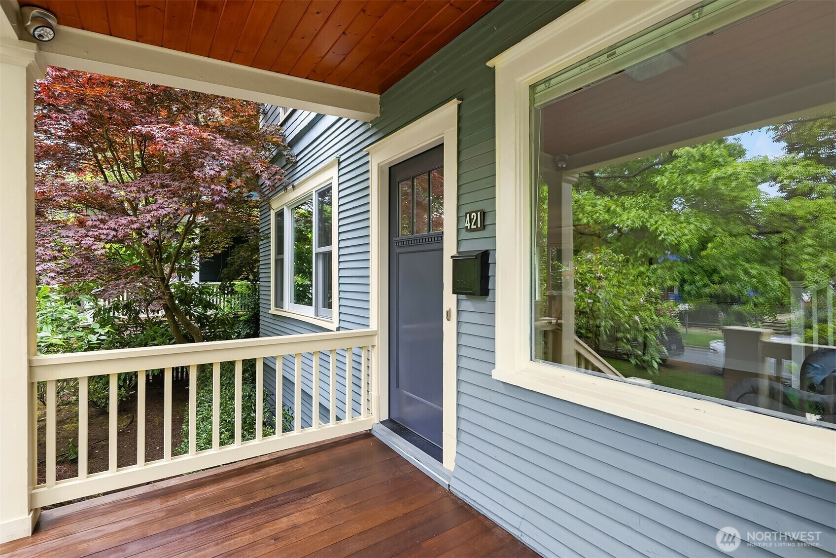 Property Photo: 421 16th Avenue E WA 98112