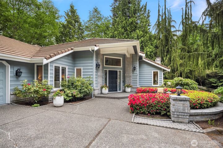 Property Photo: 1118 2nd Avenue S WA 98020