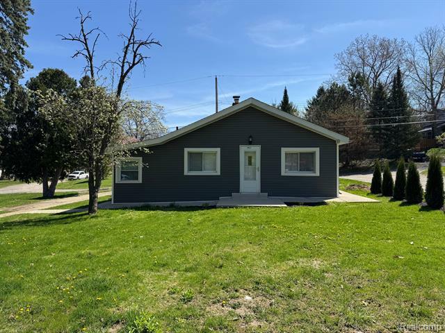 4915 Clarkston Road  Independence Twp MI 48348 photo