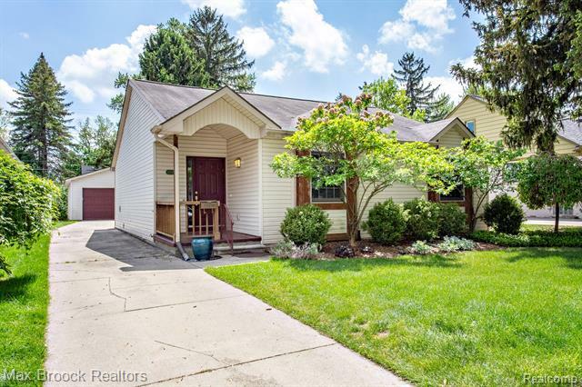 Property Photo: 10795 Kingston Avenue MI 48070