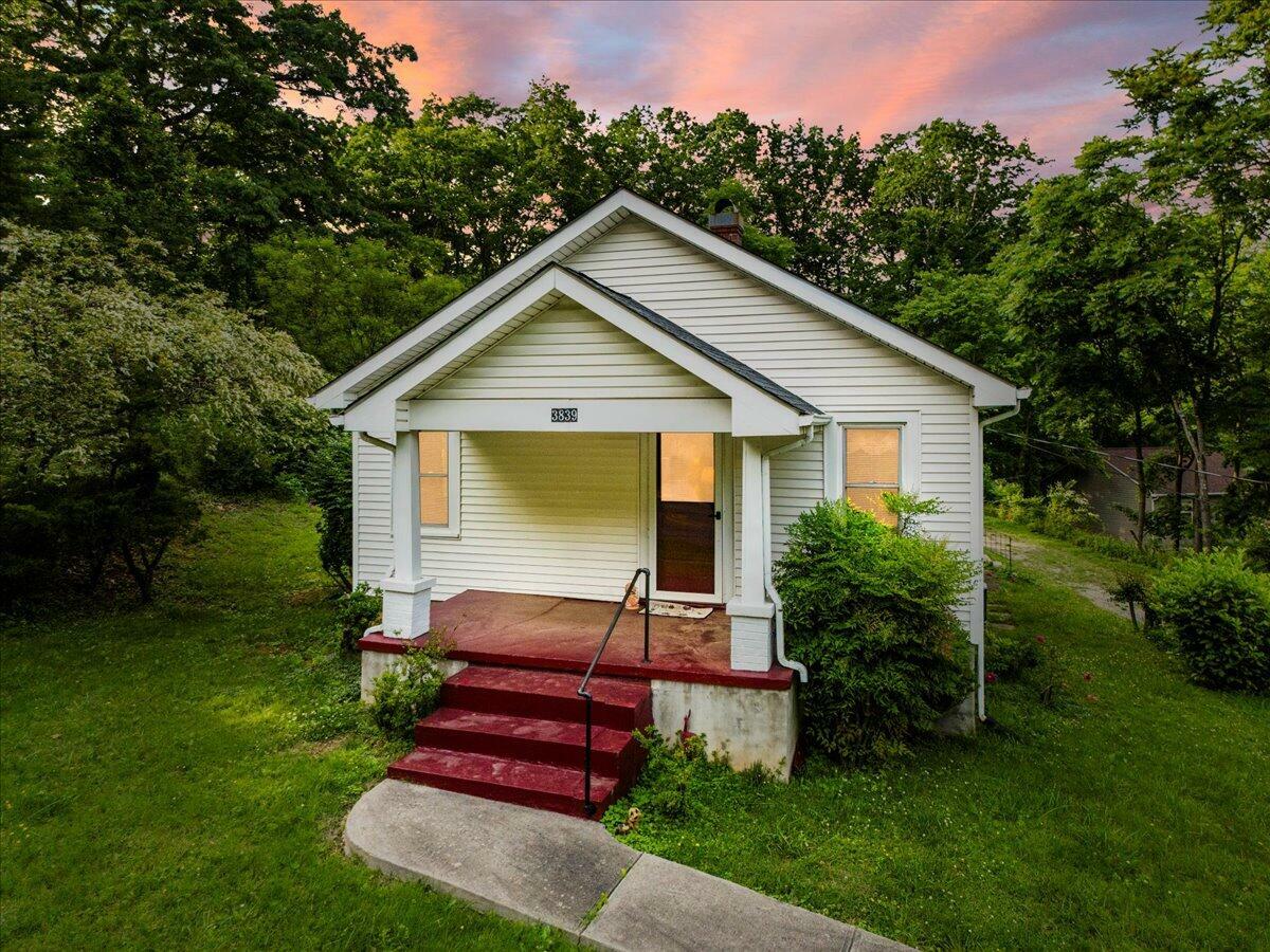 Property Photo: 3839 Welcome Valley Rd SE VA 24014