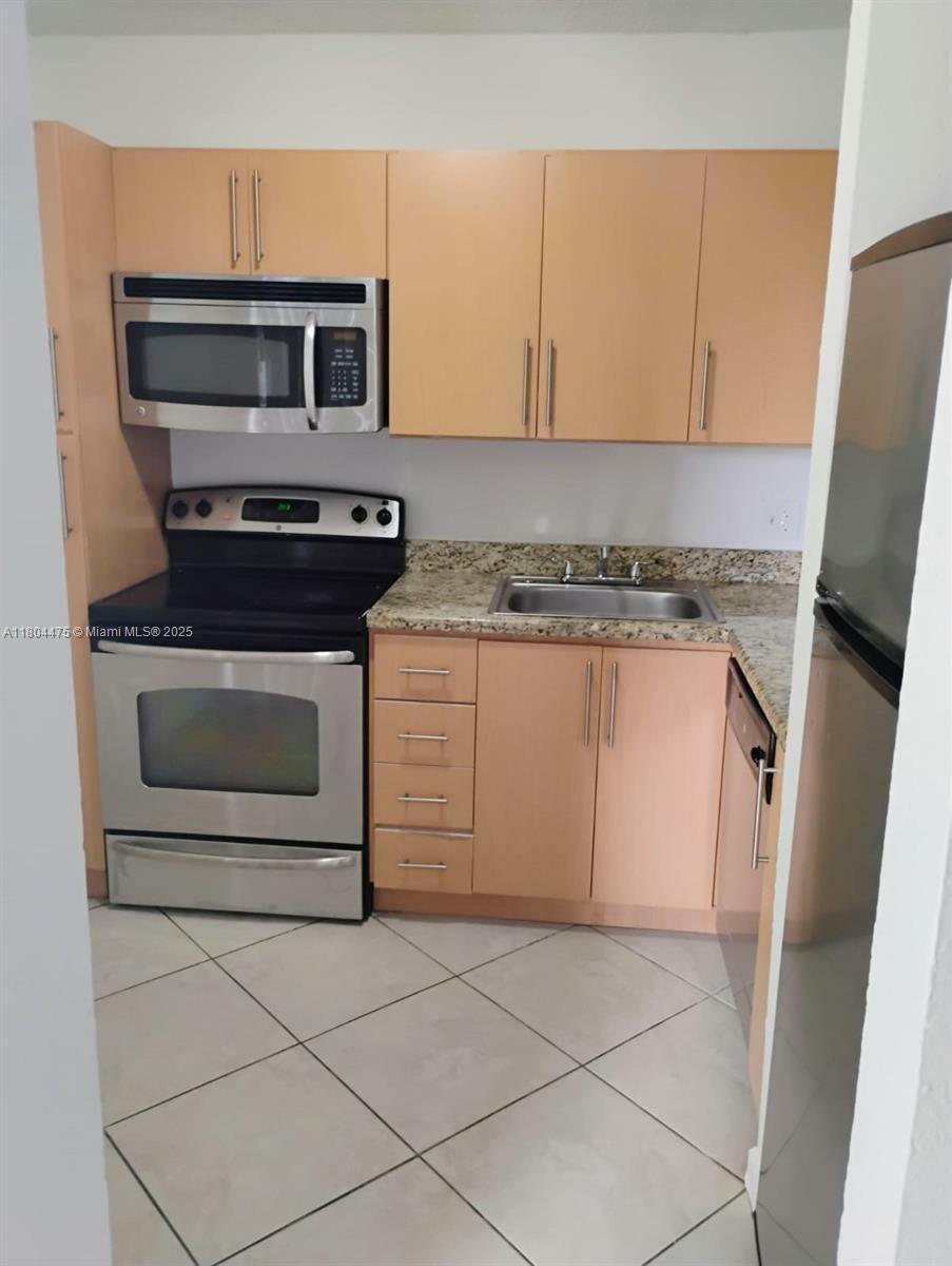 Property Photo: 4011 N University Dr 207 FL 33351