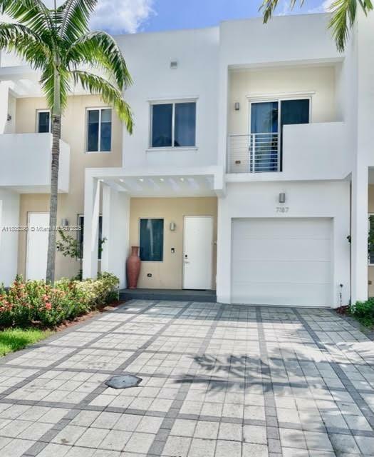 7187 NW 103rd Path  Doral FL 33178 photo