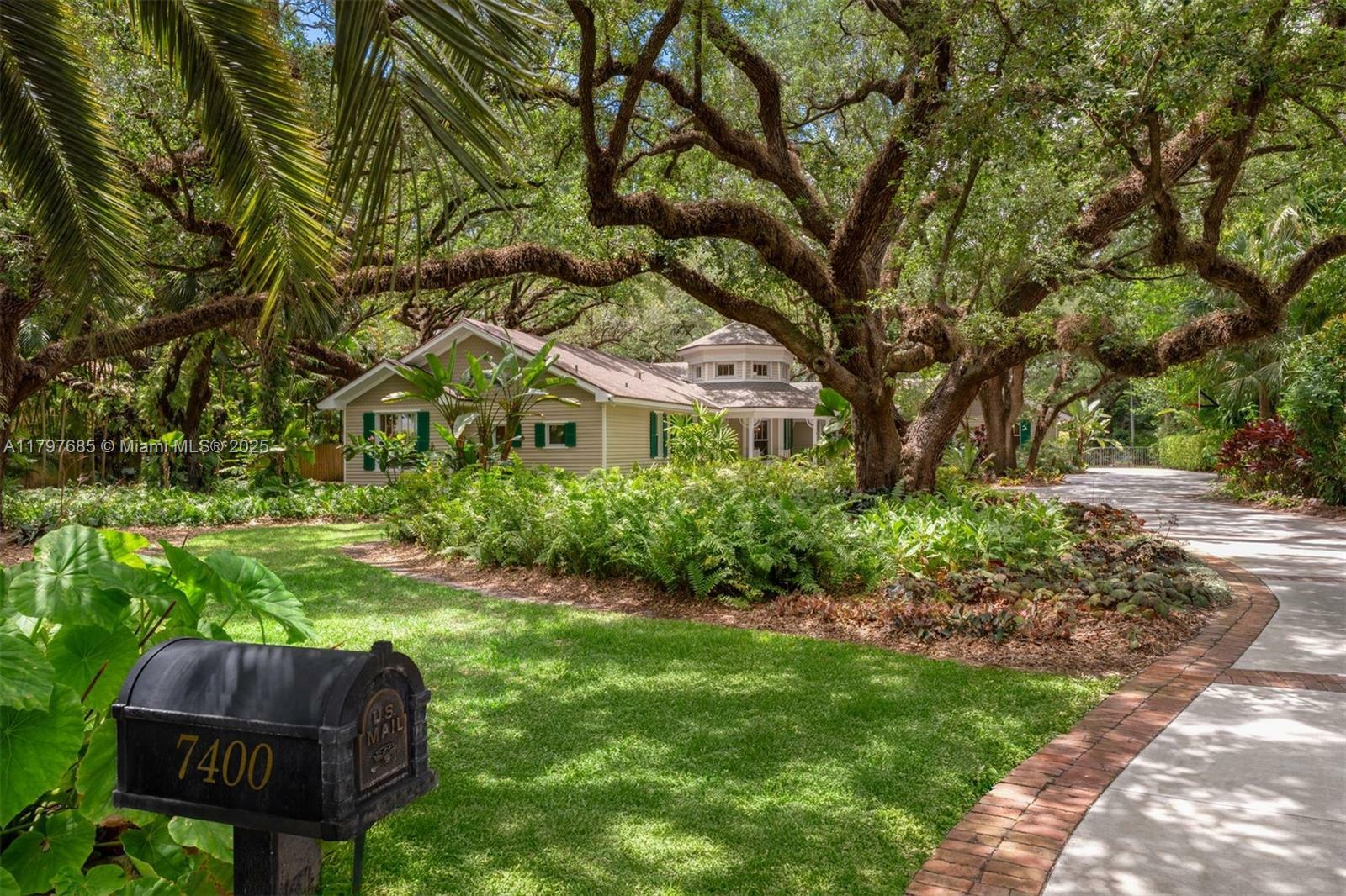 Property Photo: 7400 SW 47th Ct FL 33143