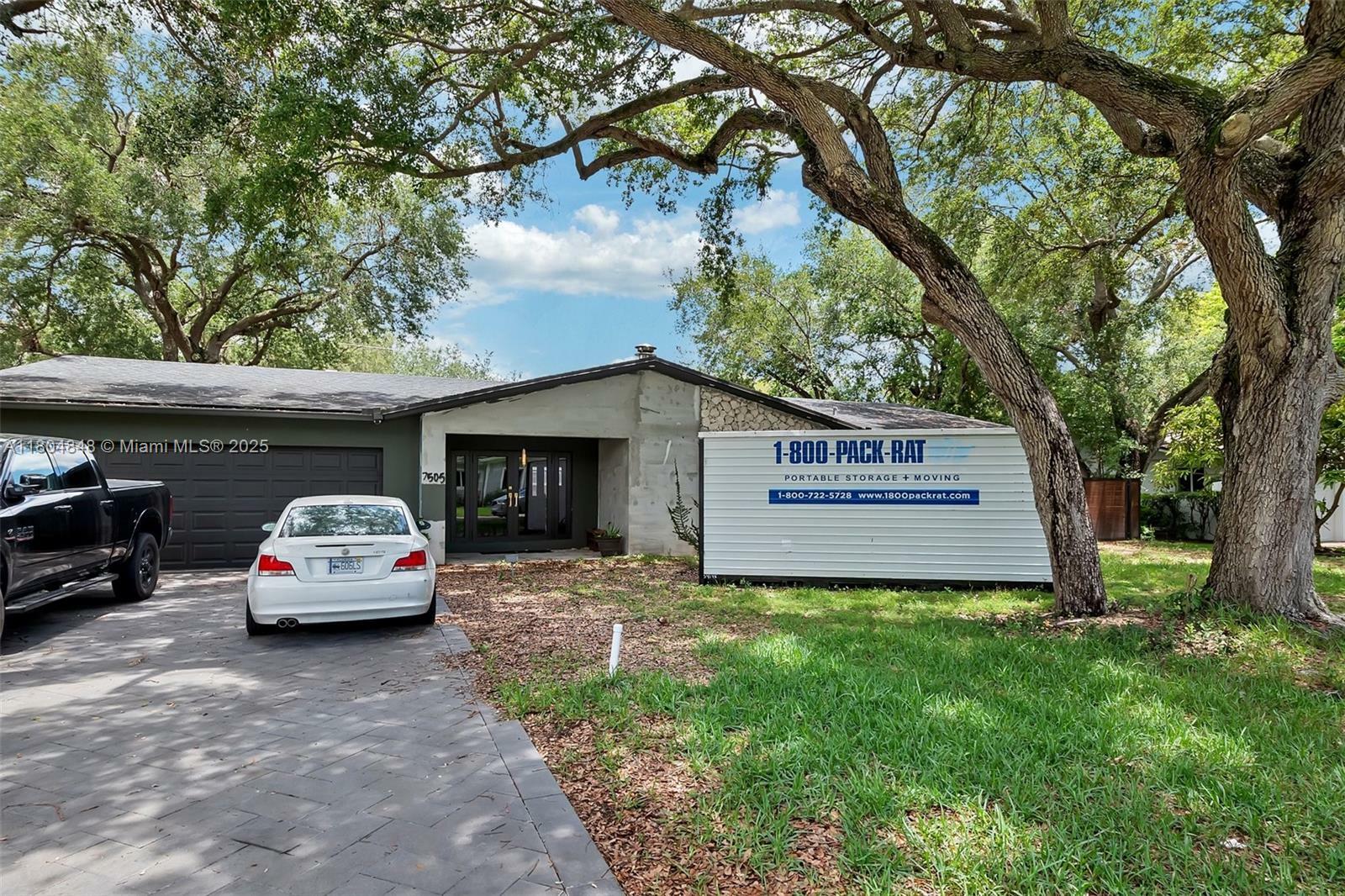 7505 SW 167th St  Palmetto Bay FL 33157 photo