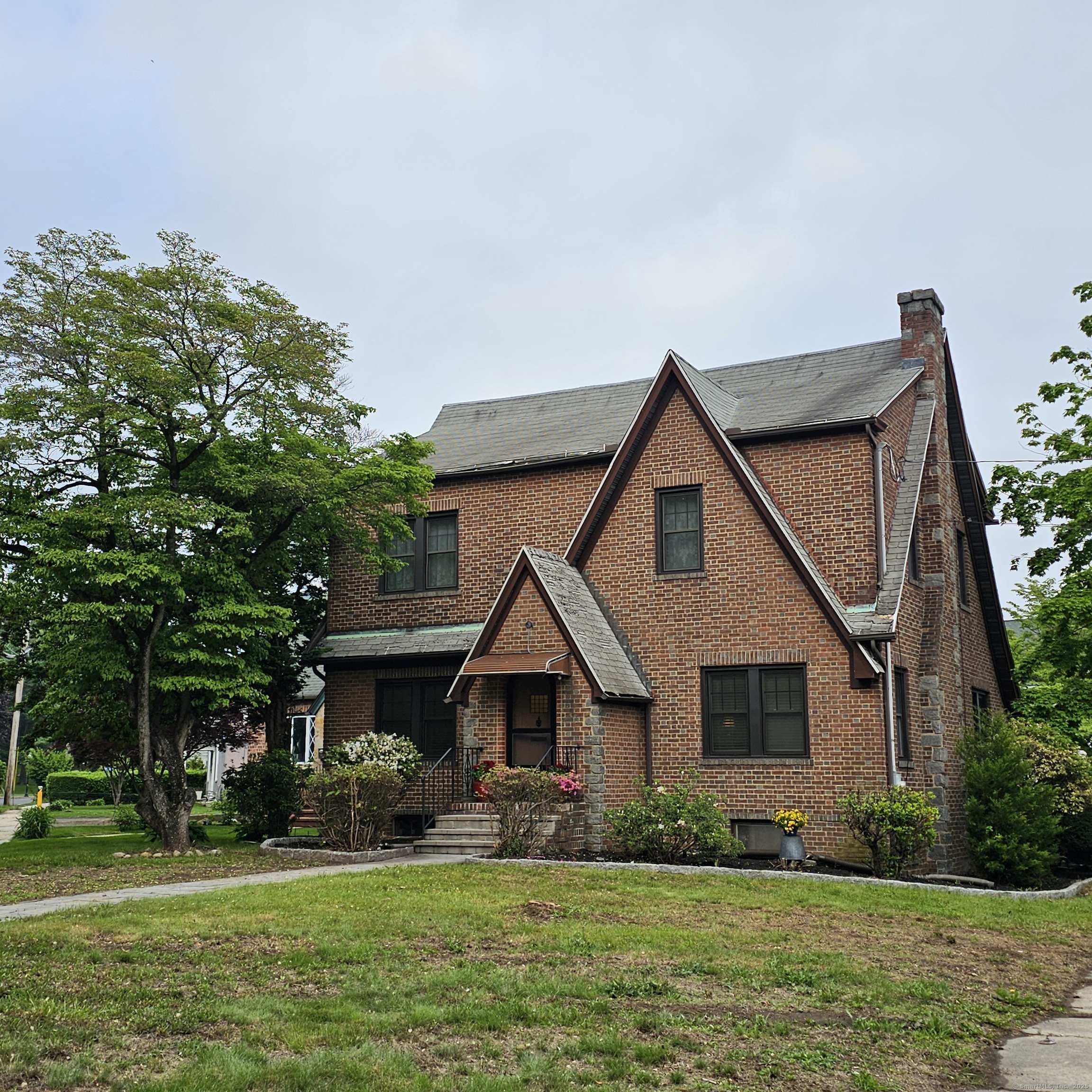 Property Photo: 2010 Noble Avenue CT 06610