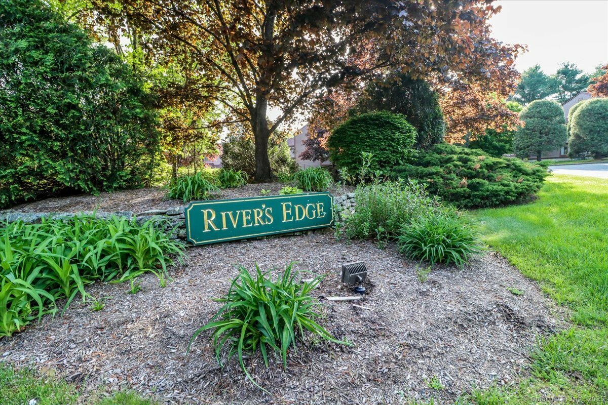 Property Photo: 61 Wickhams Fancy 61 CT 06019