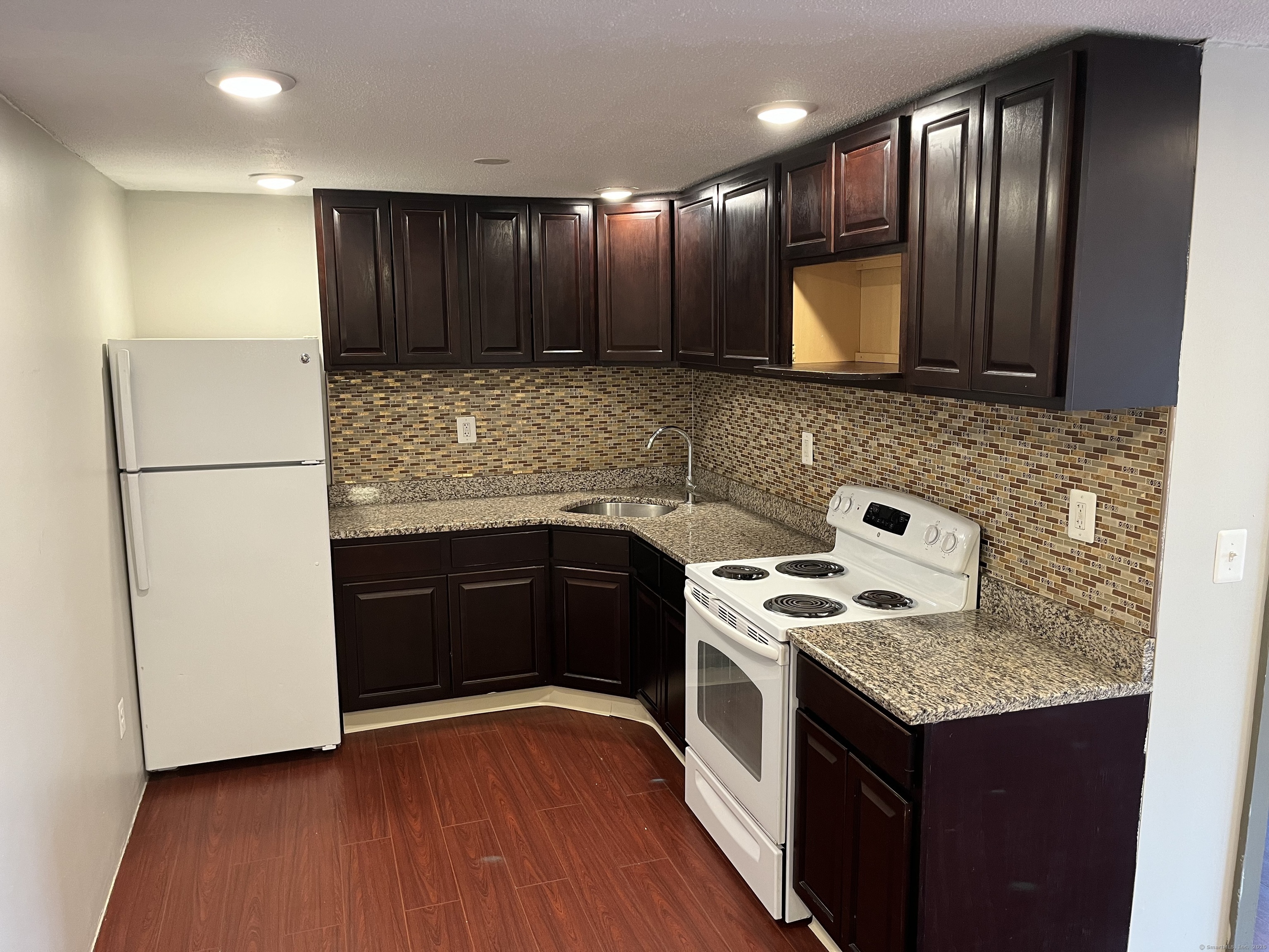 Property Photo: 32 Cook Avenue D28 CT 06451