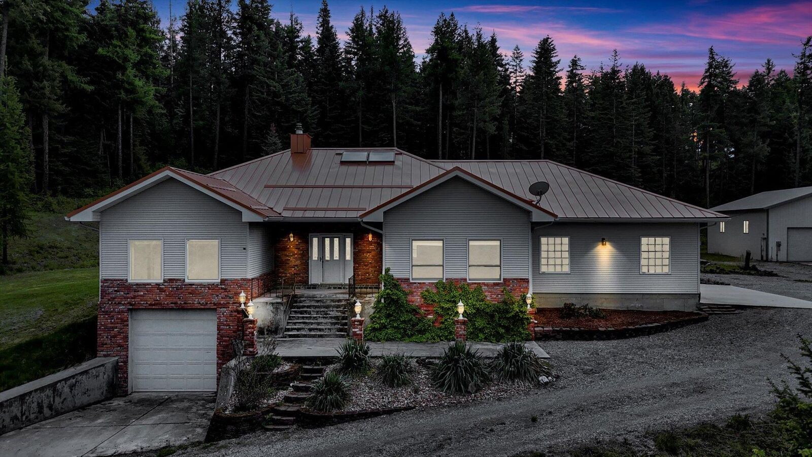 Property Photo: 30915 N Chipmunk Rd WA 99003