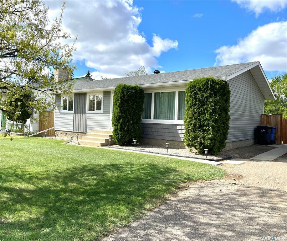Property Photo: 1619 Mackenzie King Crescent SK S9A 3C9