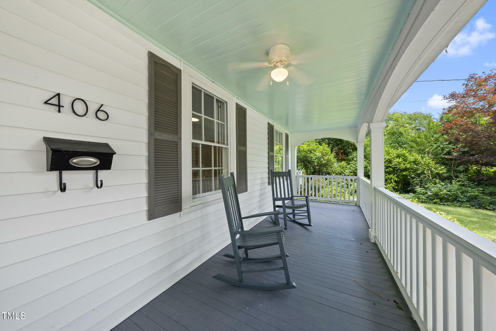 Property Photo: 406 E Lee Street NC 27577