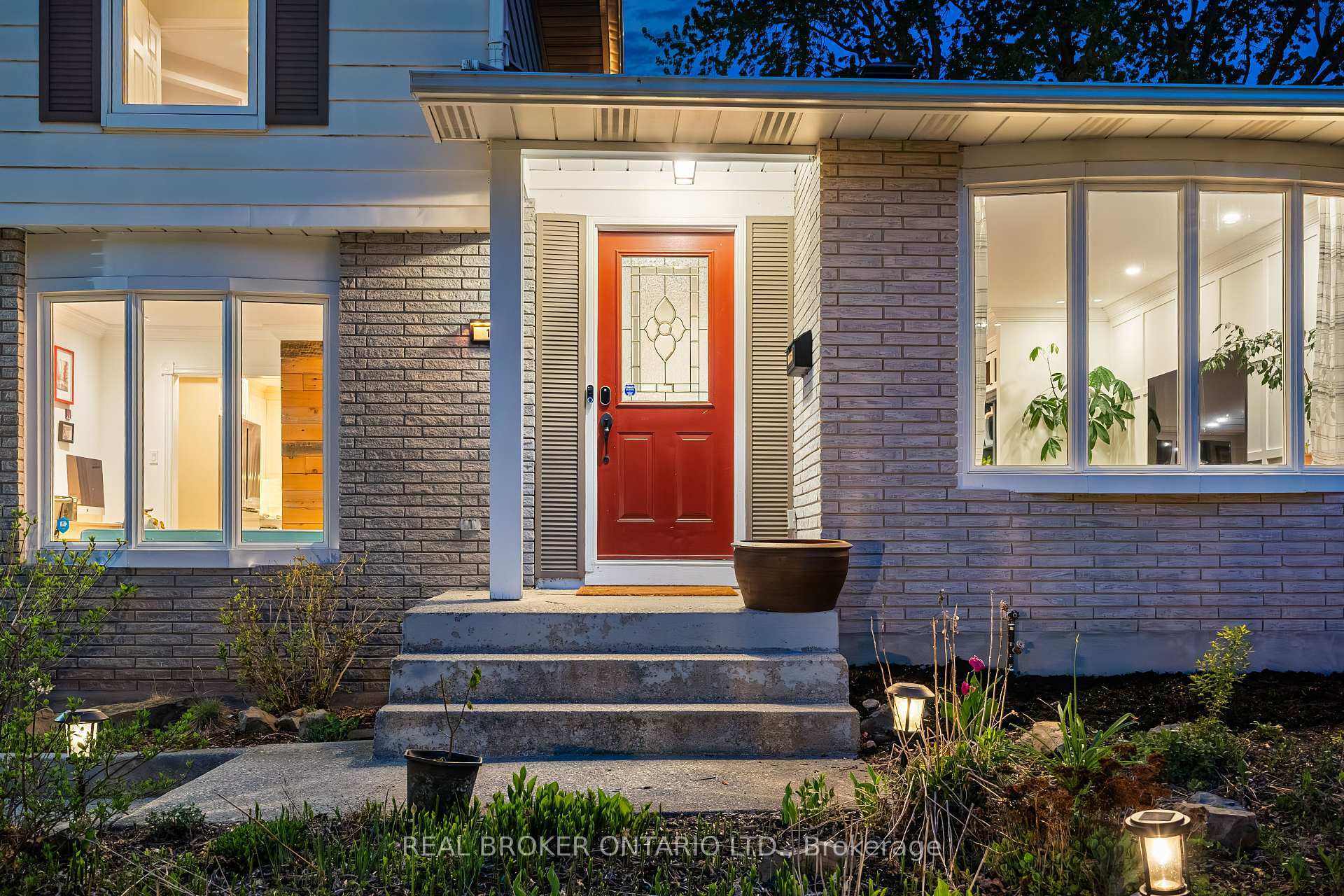 Property Photo: 16 Langholm Crescent ON K2J 1H2