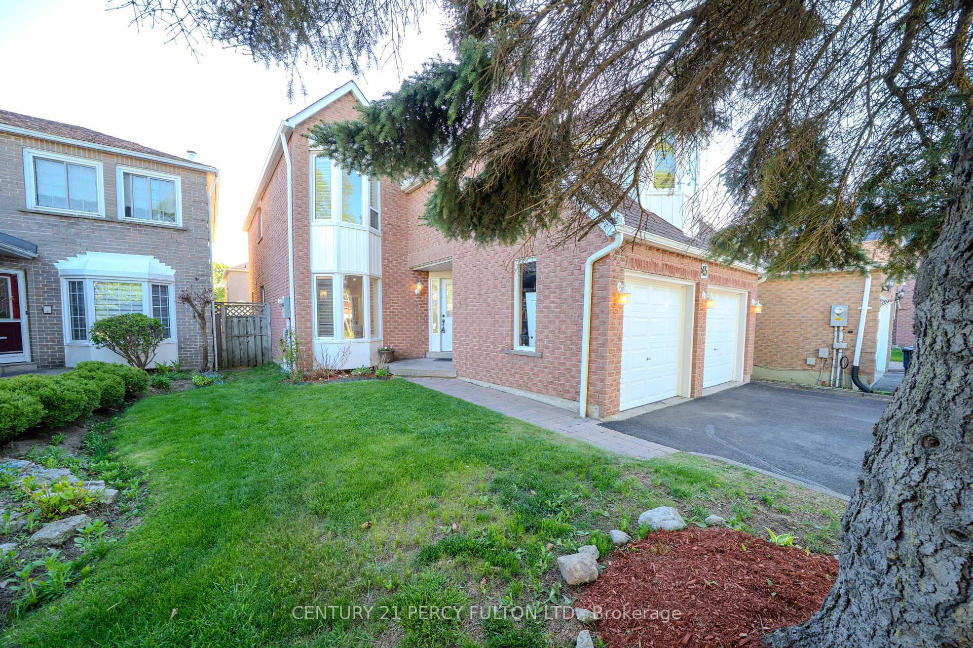 Photo de la propriété: 45 Oak Knolls Crescent ON M1B 4V5